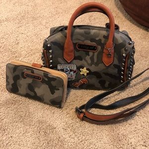 Nicole Lee camo handbag w/ matching wallet